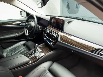 BMW 530e Luxury X Drive