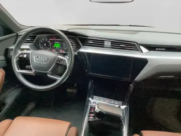 Audi Q8 Sportback 55 Q S LINE LM21 VENTILAȚ