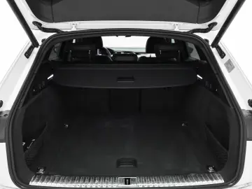 Audi Q8 e-tron 50 quattro avansat AHK S line