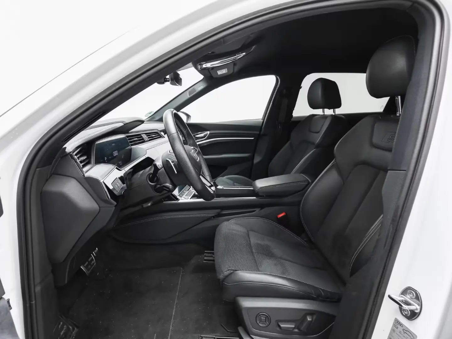Audi Q8 e-tron 50 quattro avansat AHK S line