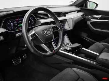 Audi Q8 e-tron 50 quattro avansat AHK S line