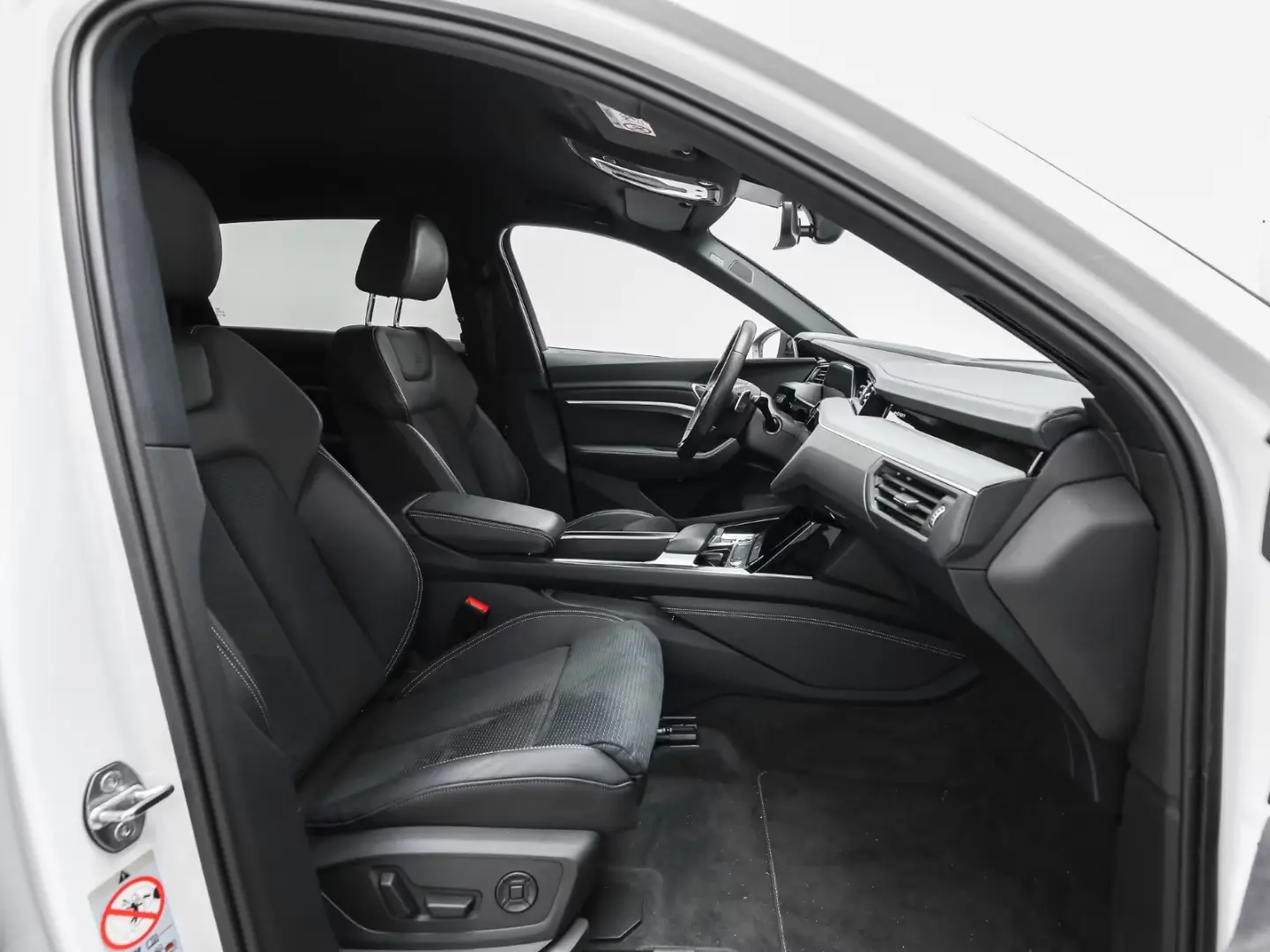 Audi Q8 e-tron 50 quattro avansat AHK S line