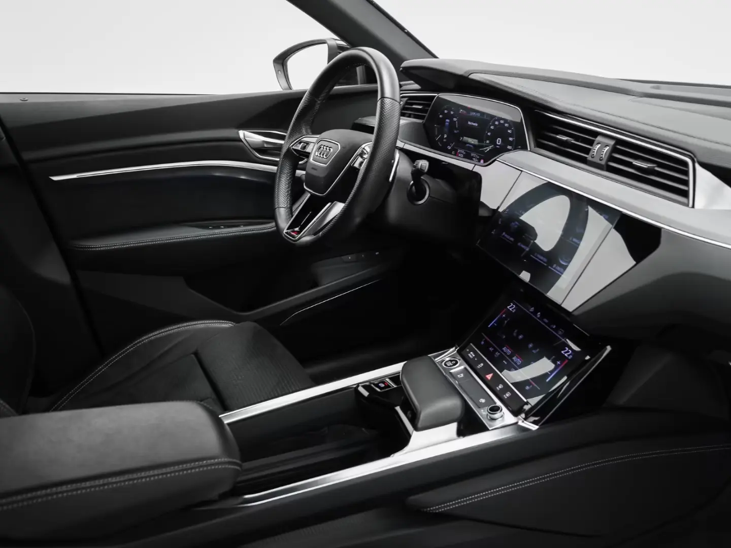 Audi Q8 e-tron 50 quattro avansat AHK S line