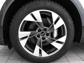 Audi Q8 e-tron 50 quattro avansat AHK S line
