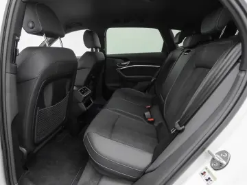 Audi Q8 e-tron 50 quattro avansat AHK S line