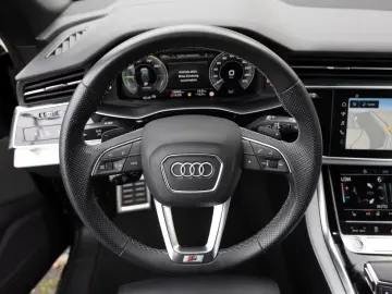 Audi Q8 55 TFSI e quattro S-Line AHK HUD 36