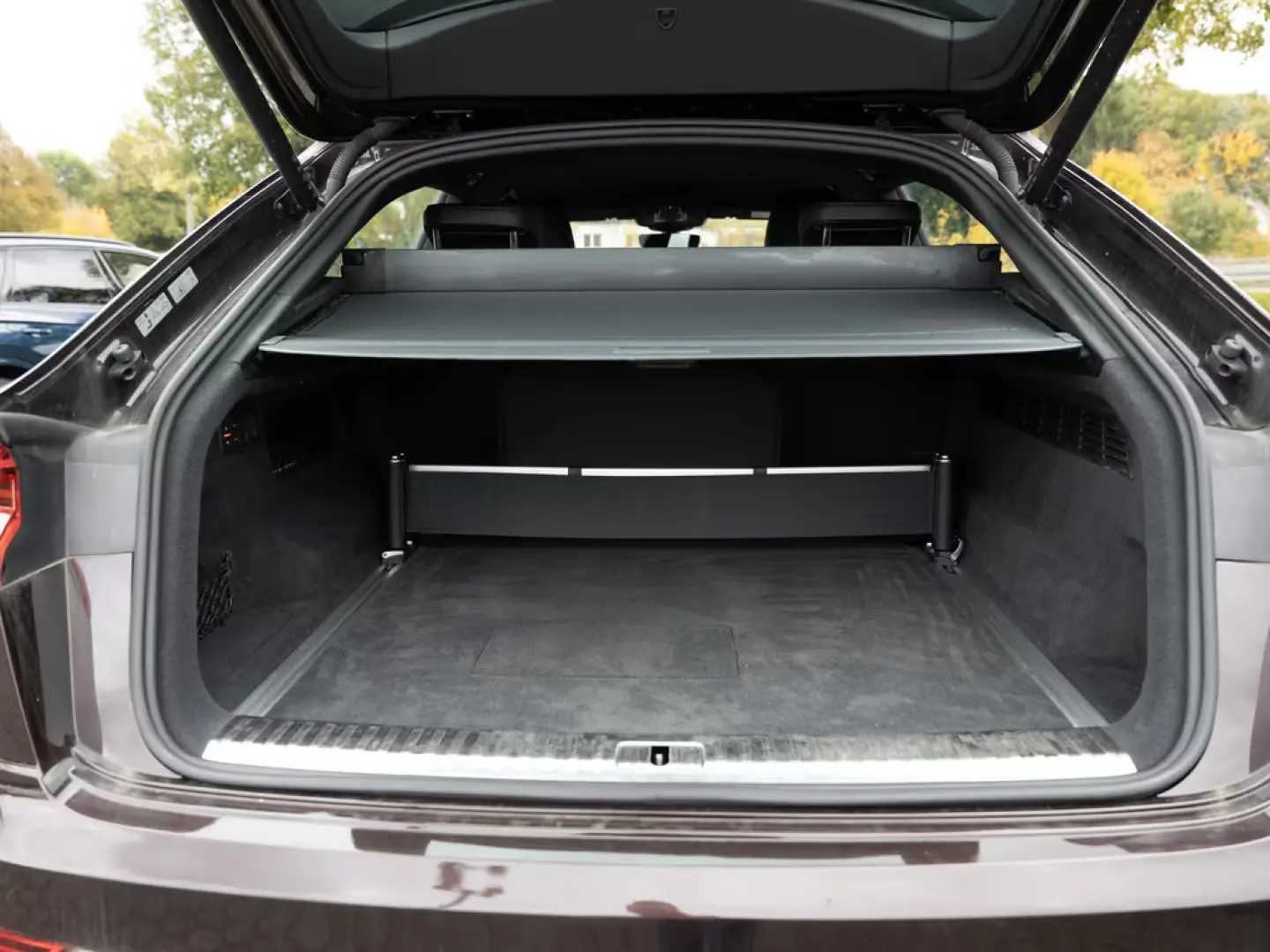 Audi Q8 55 TFSI e quattro S-Line AHK HUD 36