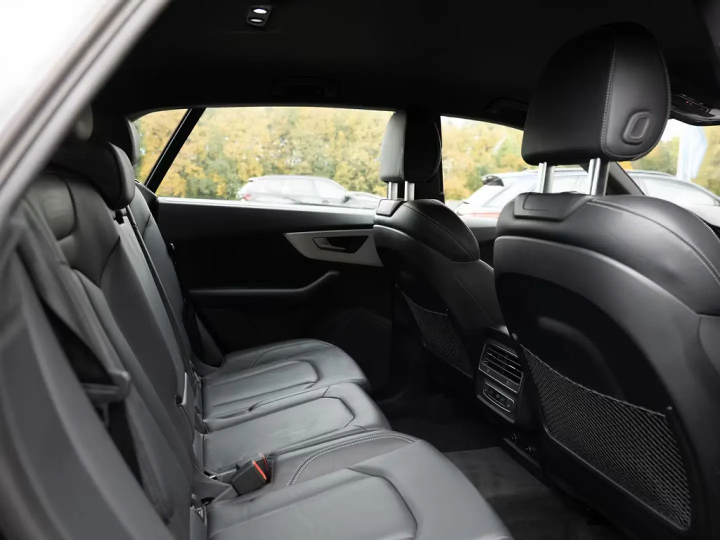 Audi Q8 55 TFSI e quattro S-Line AHK HUD 36