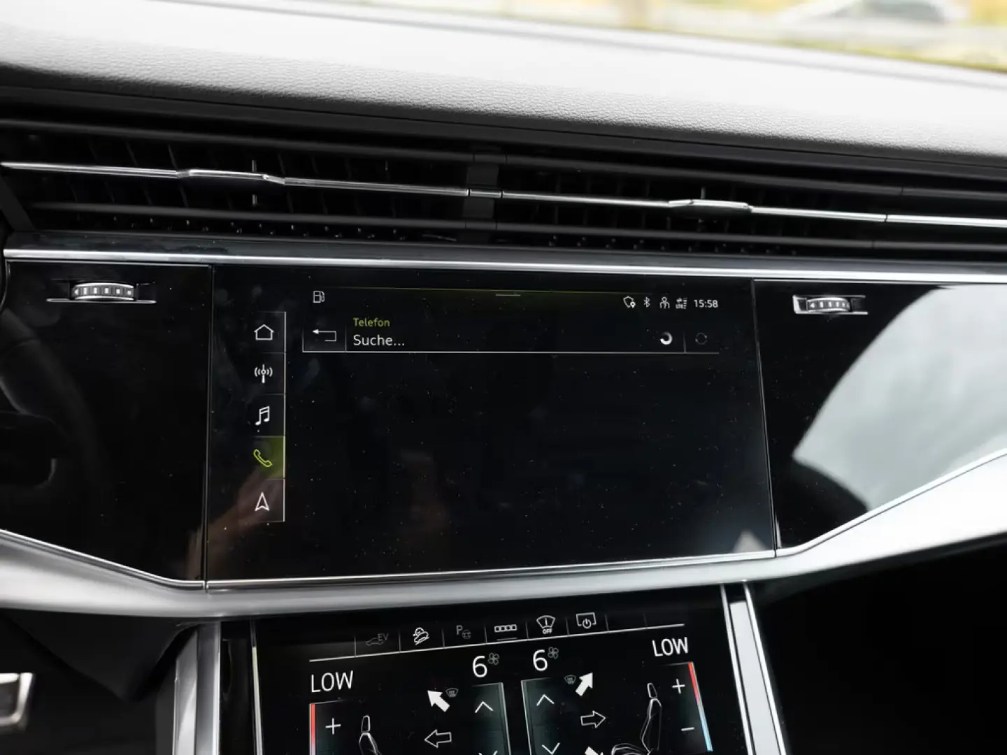 Audi Q8 55 TFSI e quattro S-Line AHK HUD 36