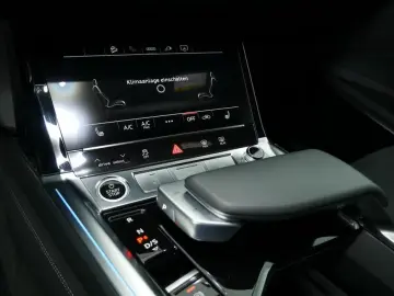 Audi Q8 50 S Linie Int Matrix AHK B&O Leder