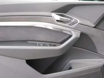 Audi Q8 Sportback e-tron 50 quattro avansat