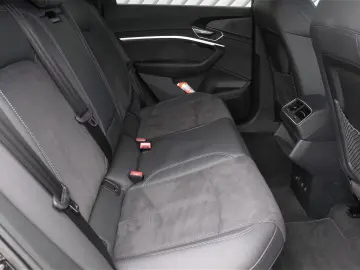 Audi Q8 Sportback e-tron 50 quattro avansat