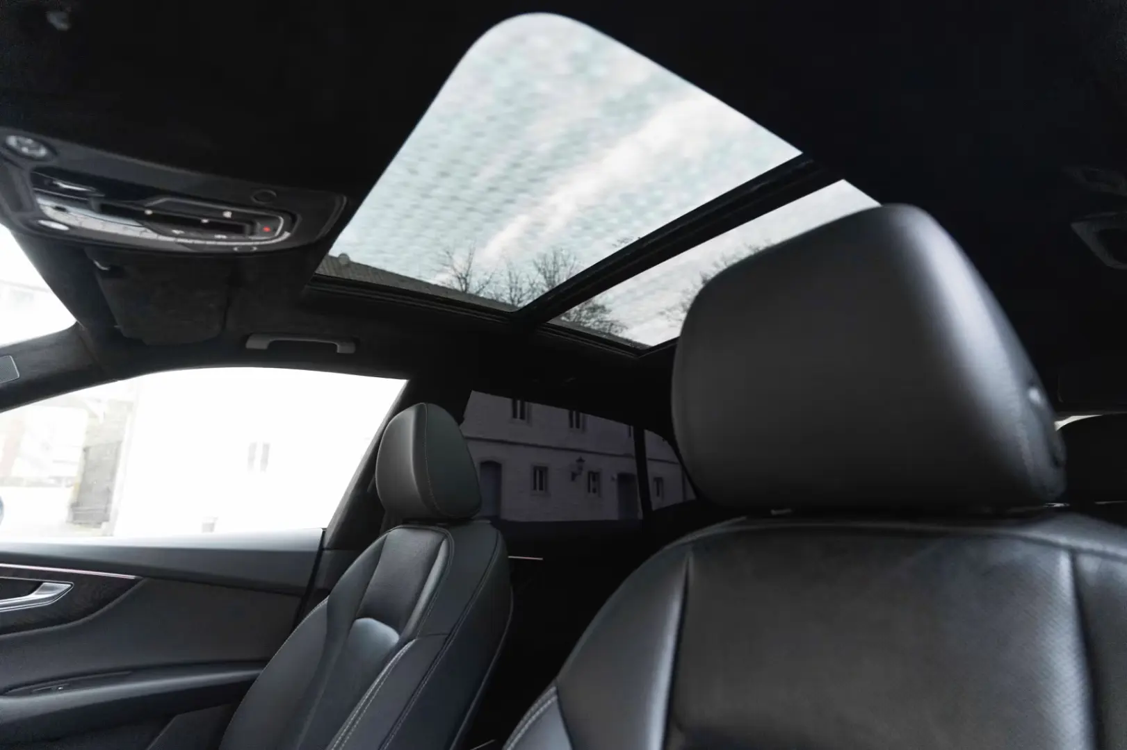 Audi Q8 55 TFSI Quattro S-LINE B&O 3D ACC