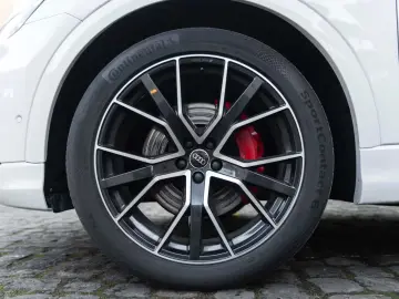 Audi Q8 55 TFSI Quattro S-LINE B&O 3D ACC