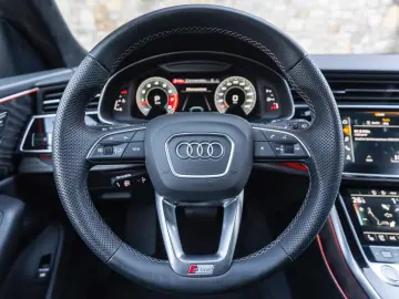 Audi Q8 55 TFSI Quattro S-LINE B&O 3D ACC