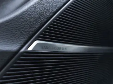 Audi Q8 55 TFSI Quattro S-LINE B&O 3D ACC