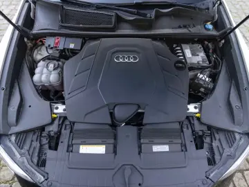 Audi Q8 55 TFSI Quattro S-LINE B&O 3D ACC