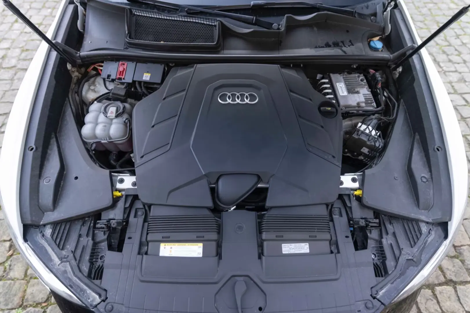 Audi Q8 55 TFSI Quattro S-LINE B&O 3D ACC
