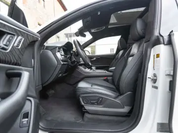 Audi Q8 55 TFSI Quattro S-LINE B&O 3D ACC