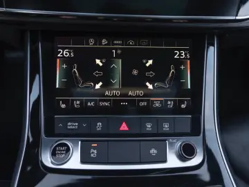 Audi Q8 55 TFSI Quattro S-LINE B&O 3D ACC