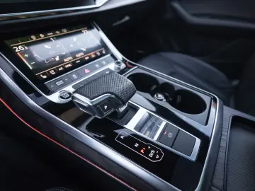 Audi Q8 55 TFSI Quattro S-LINE B&O 3D ACC