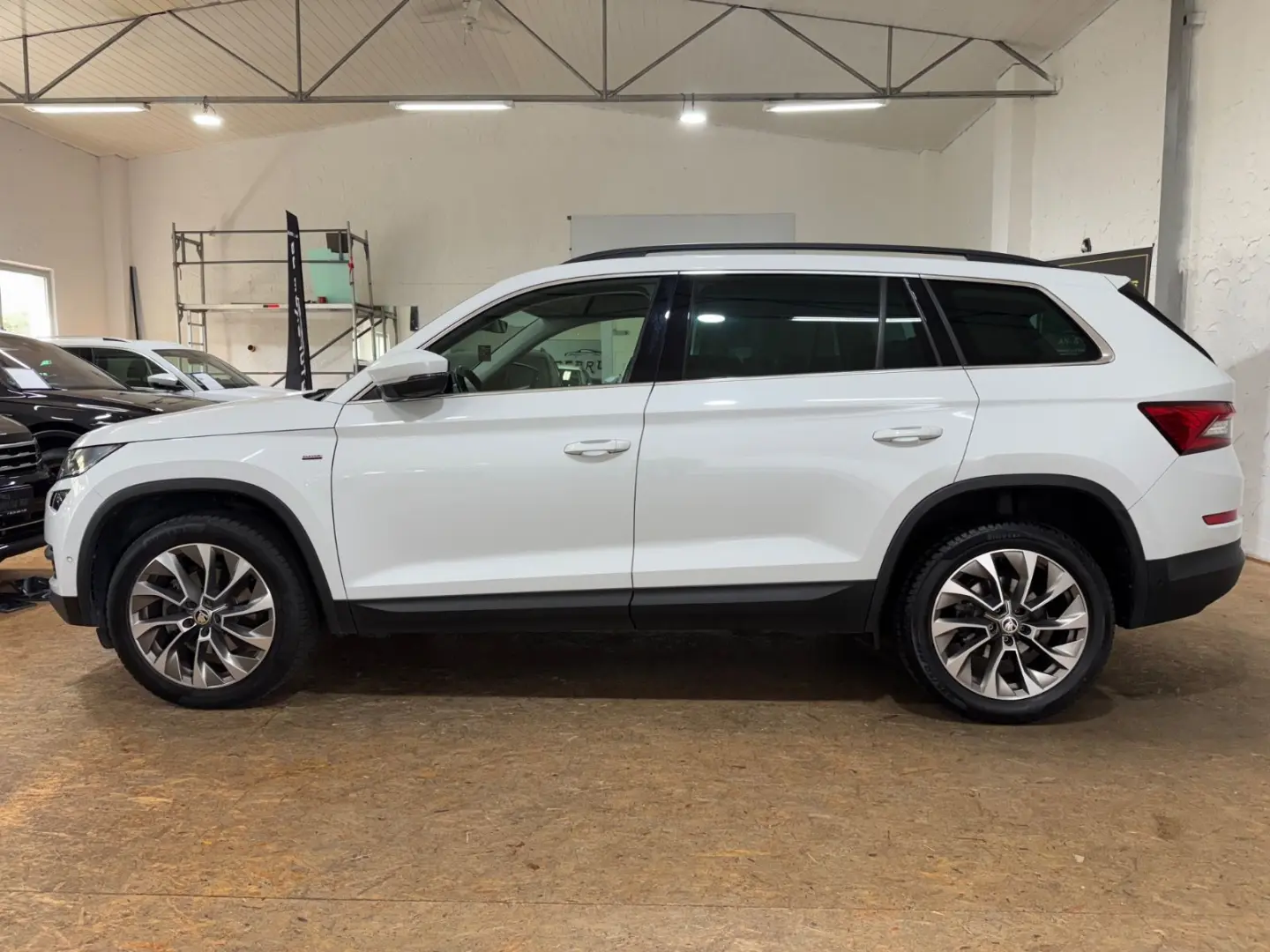 KodiaqClever 2.0TDI DSG STHEIZ AHK 360 CAM 4xSHZ