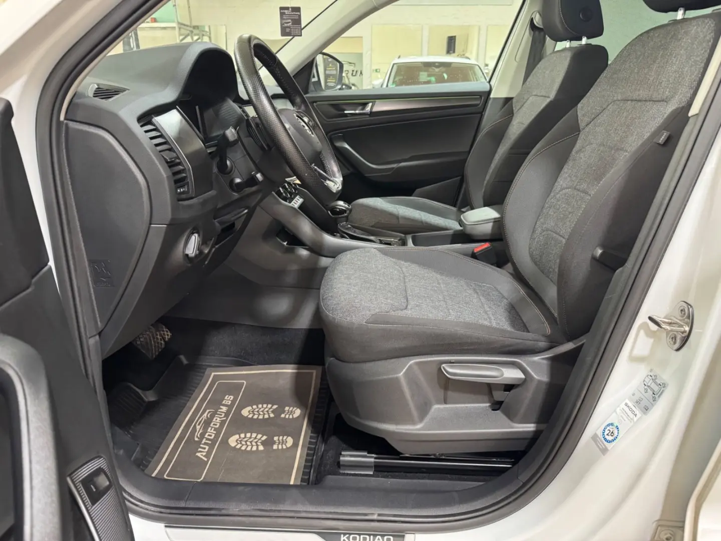 KodiaqClever 2.0TDI DSG STHEIZ AHK 360 CAM 4xSHZ