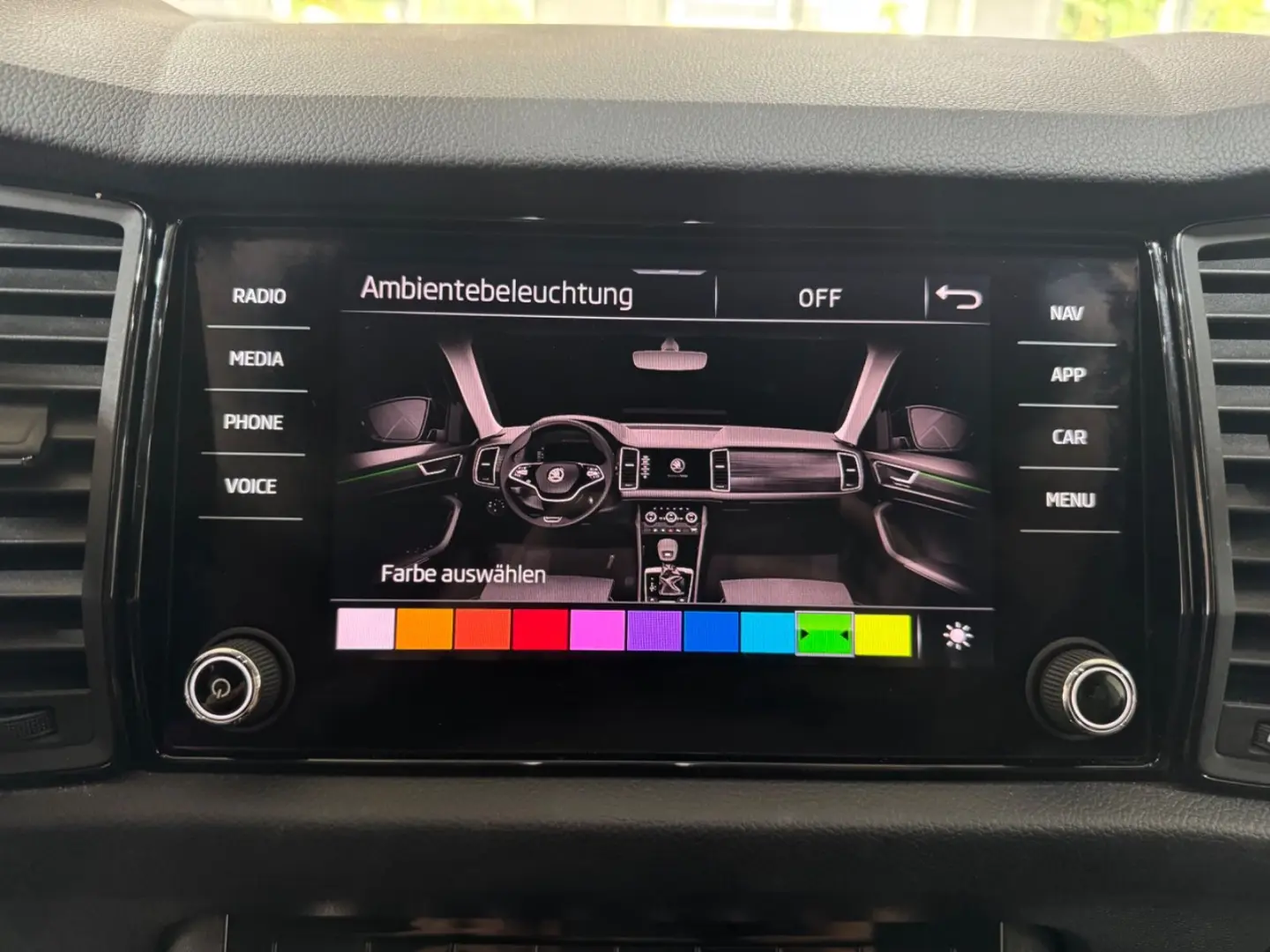 KodiaqClever 2.0TDI DSG STHEIZ AHK 360 CAM 4xSHZ