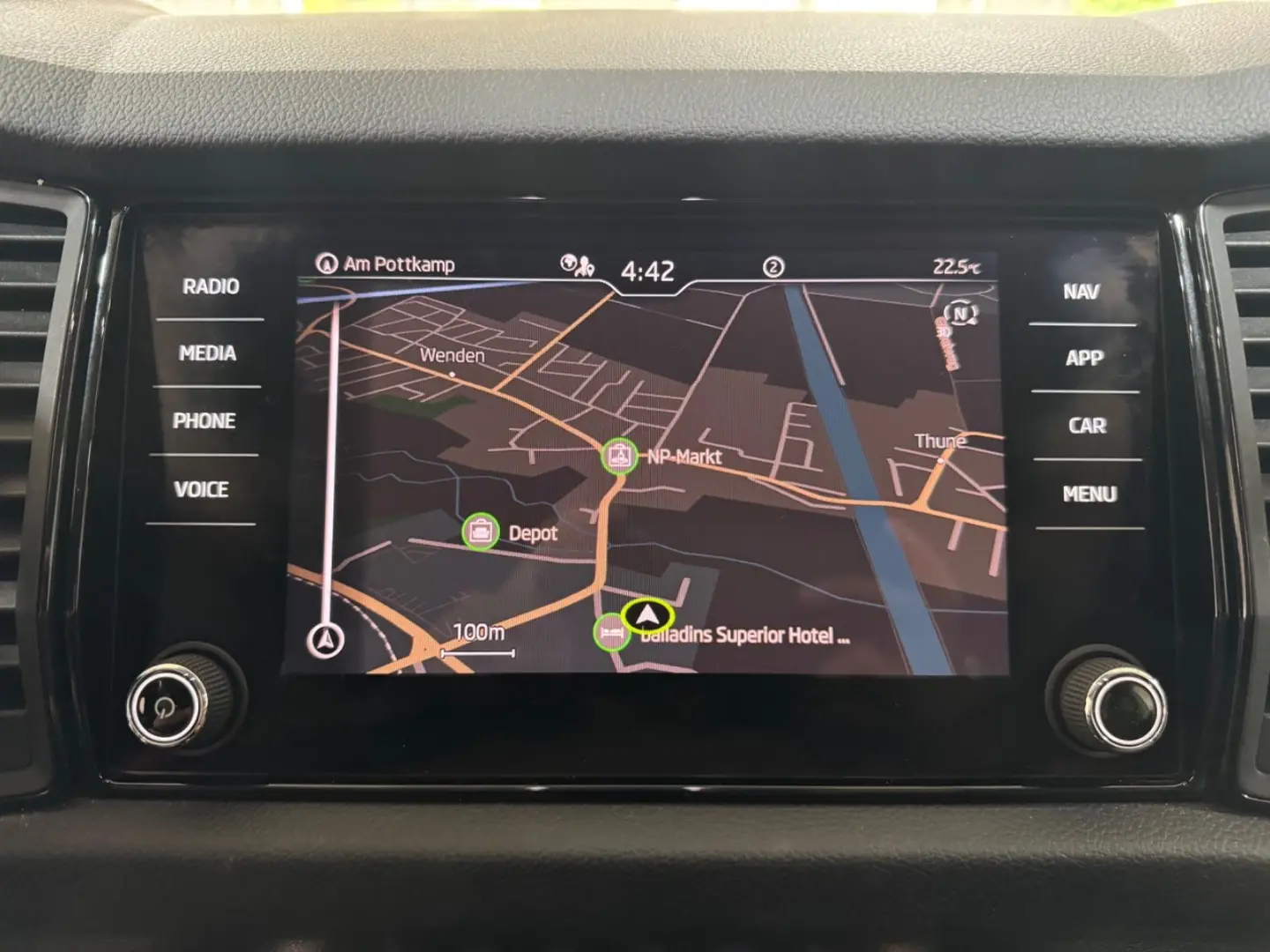 KodiaqClever 2.0TDI DSG STHEIZ AHK 360 CAM 4xSHZ