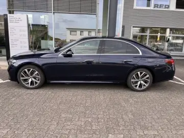 E 300 de 4M Allrad Avantgarde AHK Distronic 360