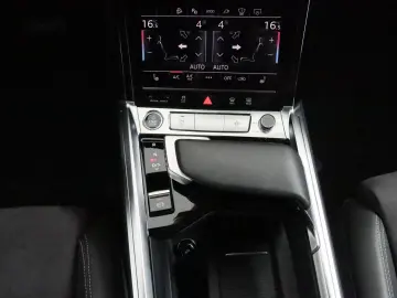 Audi Q8 55 quattro S line MATRIX-LED HUD