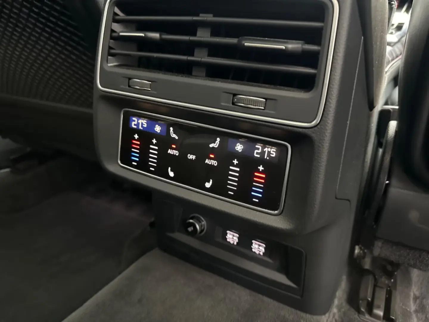 Audi Q8 55 TFSI quattro tiptronic S Line Voll