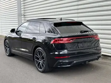 Audi Q8 55 TFSI quattro tiptronic S Line Voll