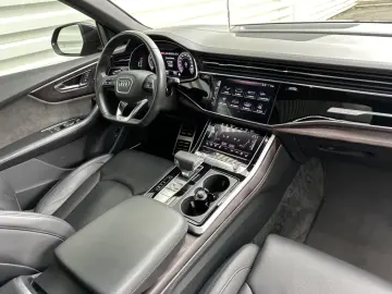 Audi Q8 55 TFSI quattro tiptronic S Line Voll