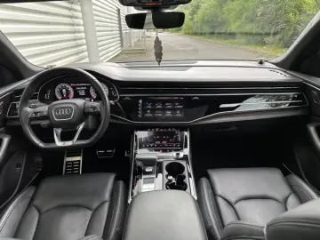 Audi Q8 55 TFSI quattro tiptronic S Line Voll