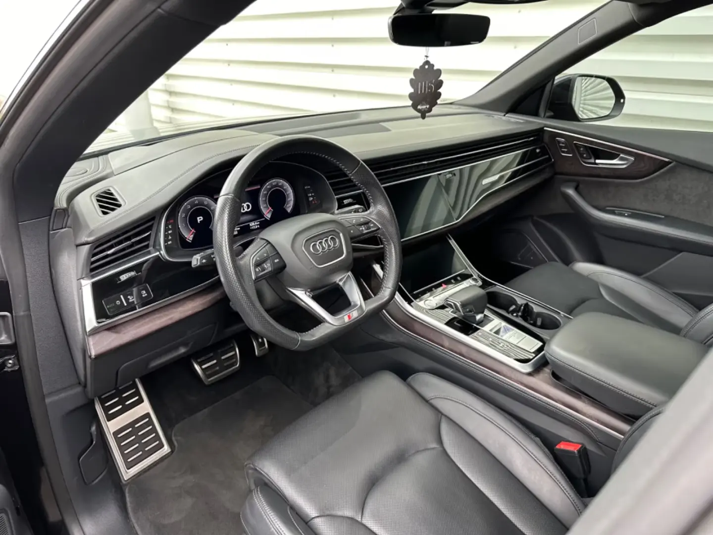 Audi Q8 55 TFSI quattro tiptronic S Line Voll