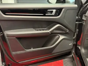 Porsche Cayenne Bose Pano R21