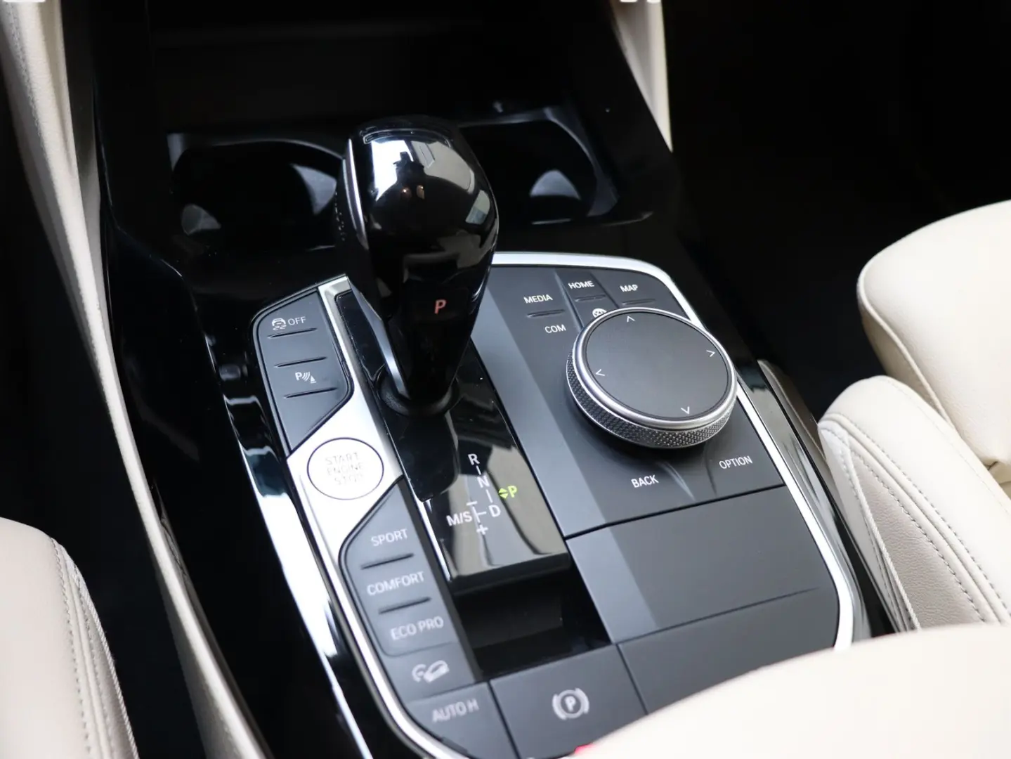 X4 xDrive20i DAB LED WLAN Pano.Dach RFK Shz PDC