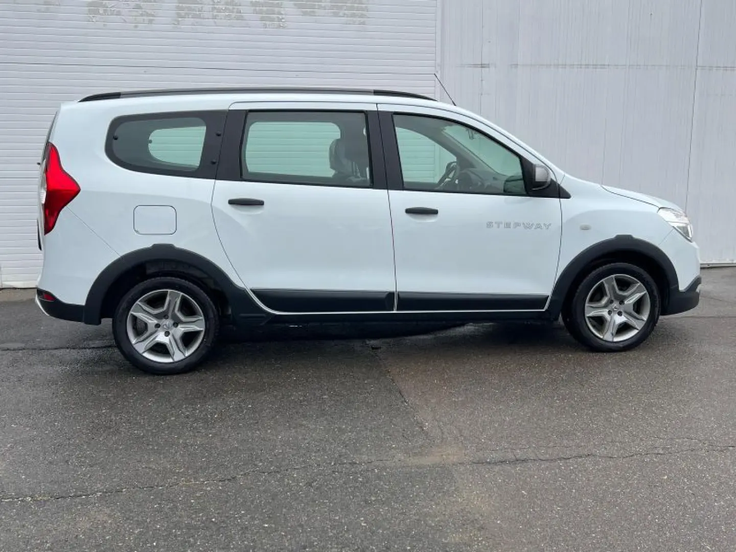 DACIA LODGY 1.3 TCe 130CP Stepway 7L