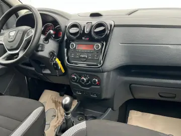 DACIA LODGY 1.3 TCe 130CP Stepway 7L