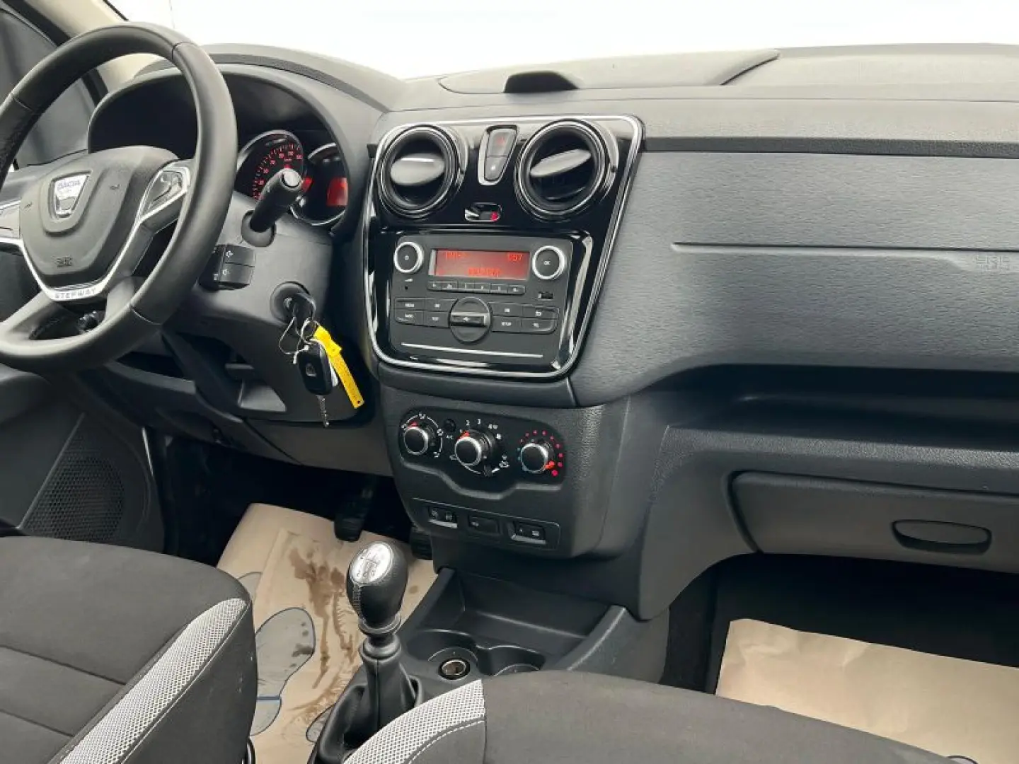 DACIA LODGY 1.3 TCe 130CP Stepway 7L