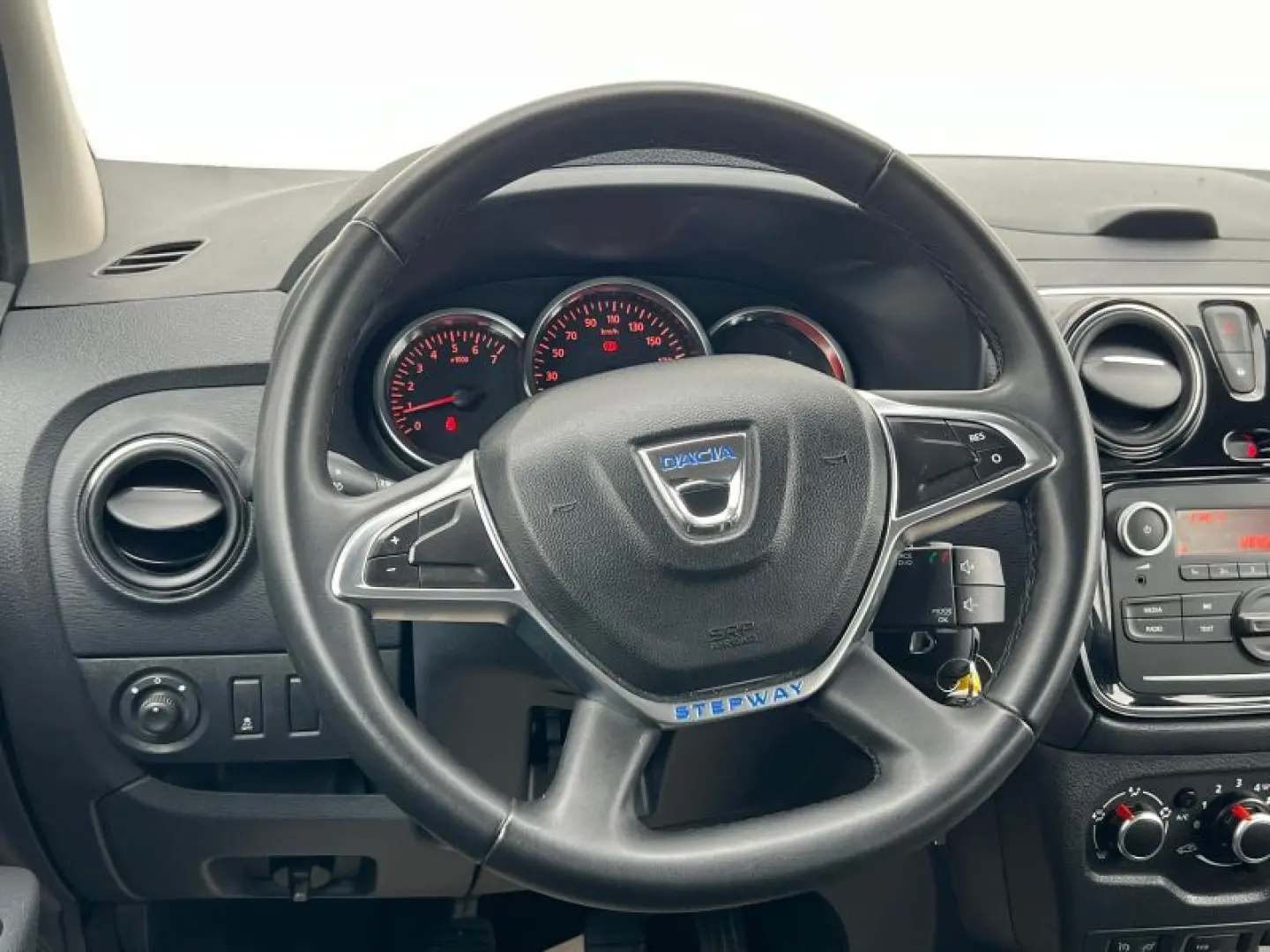 DACIA LODGY 1.3 TCe 130CP Stepway 7L