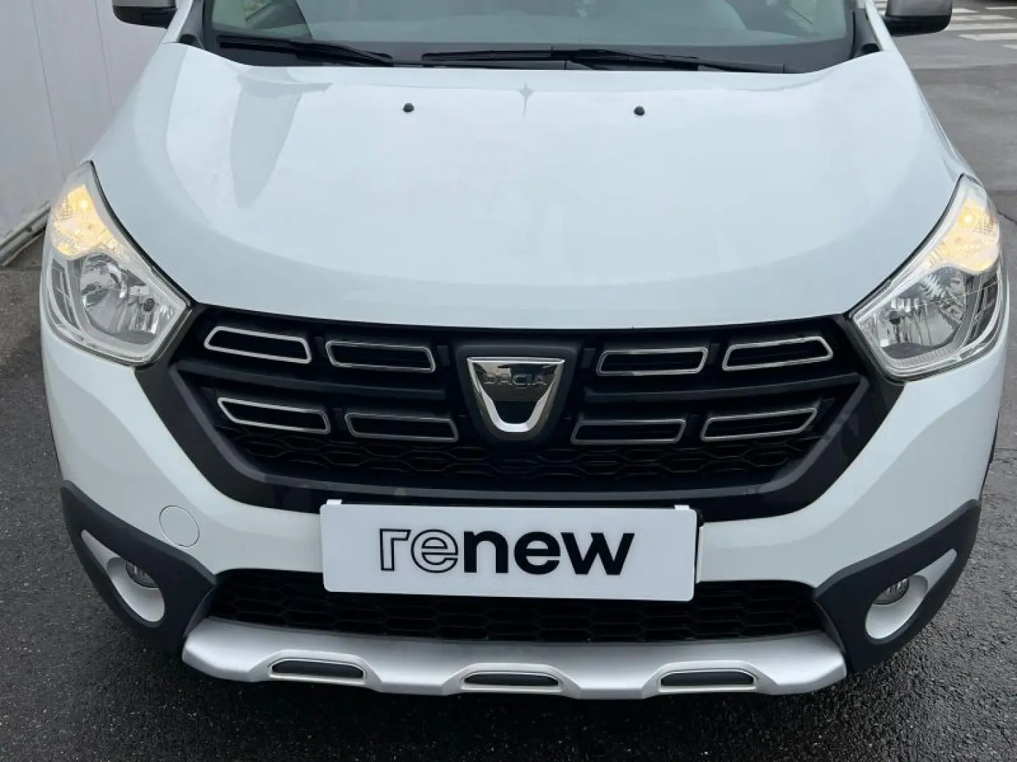 DACIA LODGY 1.3 TCe 130CP Stepway 7L