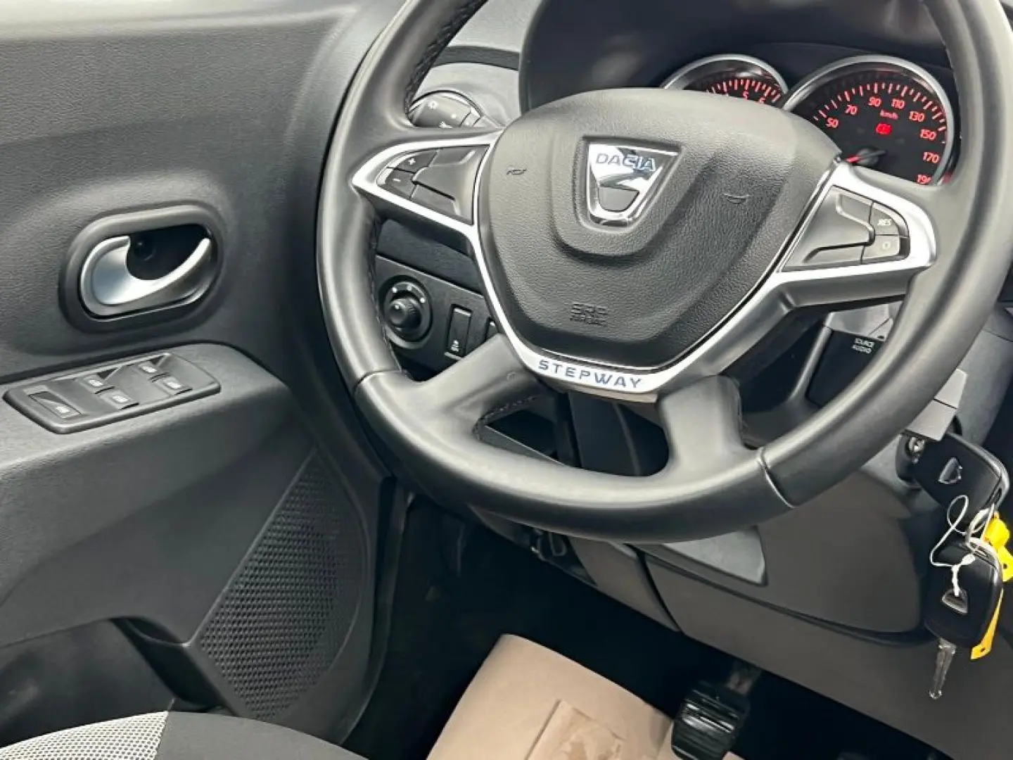 DACIA LODGY 1.3 TCe 130CP Stepway 7L