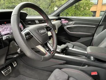 Audi Q8 Sportback e-tron 55 Sline