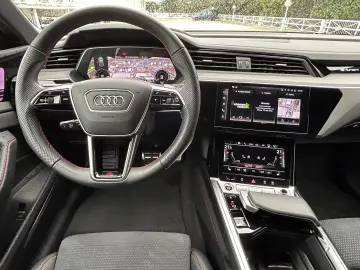 Audi Q8 Sportback e-tron 55 Sline