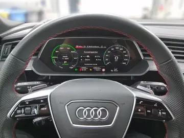 Audi Q8 e-tron 55 Quattro S-Line AHK Bang