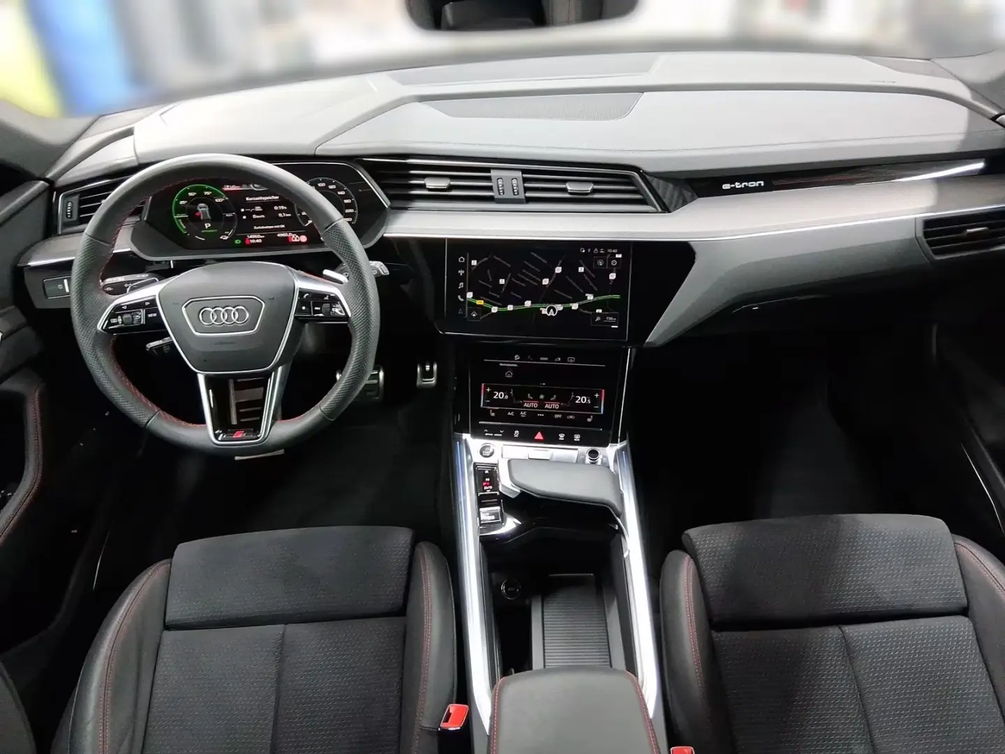 Audi Q8 e-tron 55 Quattro S-Line AHK Bang