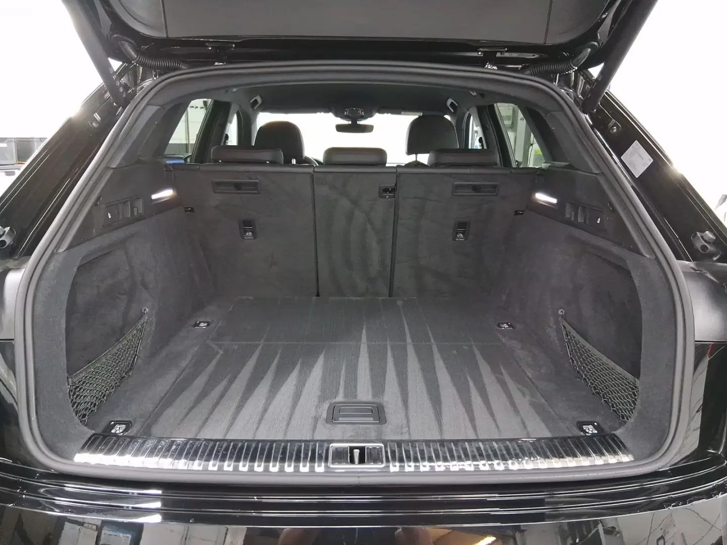 Audi Q8 e-tron 55 Quattro S-Line AHK Bang