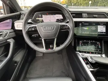 Audi Q8 Sportback e-tron 55 quattro S line